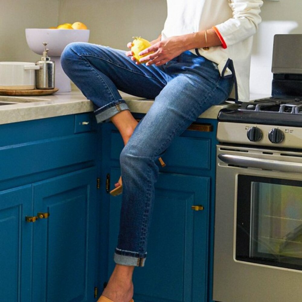 HIGH RISE CUFFED BOYFRIEND JEANS  (DARK WASH)